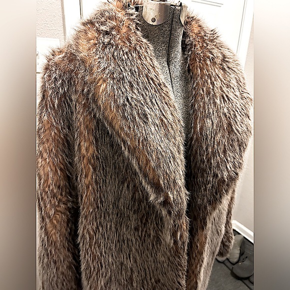 Dashing, Women’s “ Tally Ho Outerwear “ Long Fur Winter Coat - Picture 2 of 3